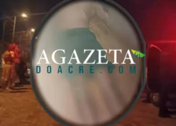 Homem é morto a tiros na frente da esposa, após suspeita de agredir mãe de líder de facção