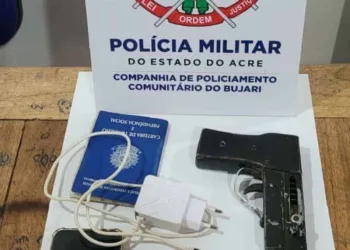 Polícia apreende arma de fogo e captura foragido da Justiça no Bujari