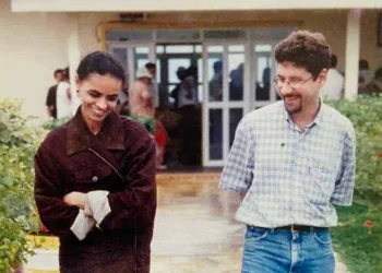Usando foto rara de seu acervo, ministra Marina Silva homenageia ex-governador Binho Marques