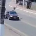 Vídeo mostra momento em que motociclista se choca contra traseira de carro