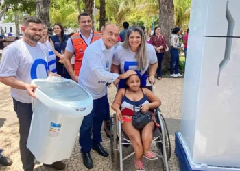Bocalom inicia entrega de eletrodomésticos e móveis para famílias atingidas pelo alagamento na Capital acreana