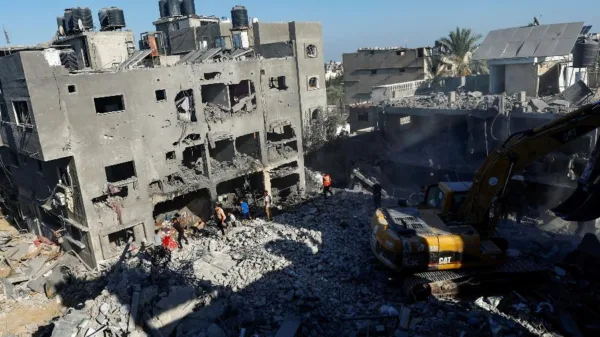 Após cessar-fogo, moradores de Gaza voltam para suas casas, mas só veem escombros