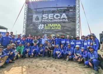 'Limpa Rio Acre': Governo e Prefeitura se unem em mutirão de limpeza do principal manancial do Estado