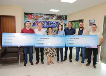 Bocalom entrega premiação de R$ 30 mil aos ganhadores do Programa Nota Rio Branco
