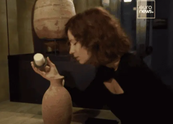 Cientistas recriam perfume usado em múmia egípcia há 3.500 anos