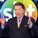Silvio Santos pediu à família para ser levado direto para o cemitério, sem velório, para 'ser lembrado com alegria', diz nota lida pelo SBT