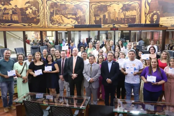 Professores do Estado são homenageados em sessão solene na Aleac