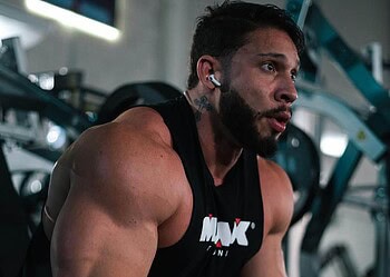 Cinco ovos e mais de 700g de carne por dia: veja dieta de Ramon Dino para o Mr. Olympia