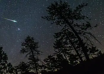 Chuva de meteoros Leônidas acontece na madrugada deste sábado; entenda