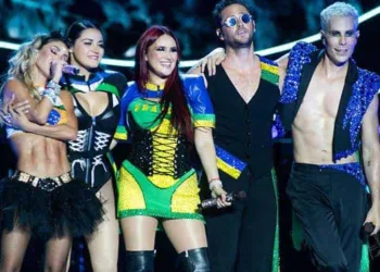 A icônica música foi tirada da setlist pela primeira vez na história da banda após a cantora mexicana ser internada com infecção renal grave, mas o grupo não deixou a peteca cair
© Letícia Giollo