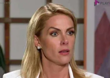 Ana Hickmann se emociona em entrevista ao 'Domingo Espetacular', da Record TV, em que relatou suposta agressão de seu marido, além de problemas pessoais do passado Foto: Reprodução de 'Domingo Espetacular' (2023)/Record TV
© Fornecido por Estadão