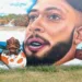Artista homenageia fisiculturista Ramon Dino com graffiti gigante no Parque da Maternidade; veja