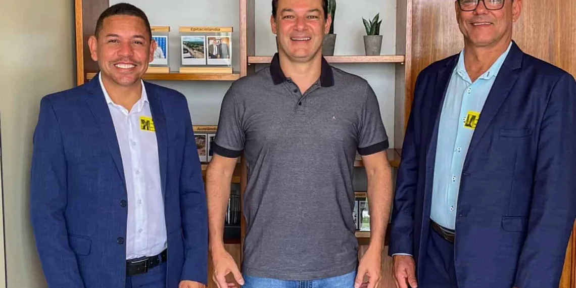 Em Brasília, Roberto Duarte recebe prefeitos de Assis Brasil e Capixaba