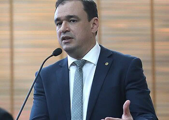 Em nota, Daniel Zen nega construção de aliança eleitoral do PT do Acre com Gladson e o MDB: 'eles que se entendam'
