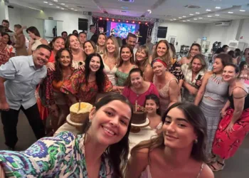 Aconteceu no último dia 02 o aniversário surpresa de Roberta Lima