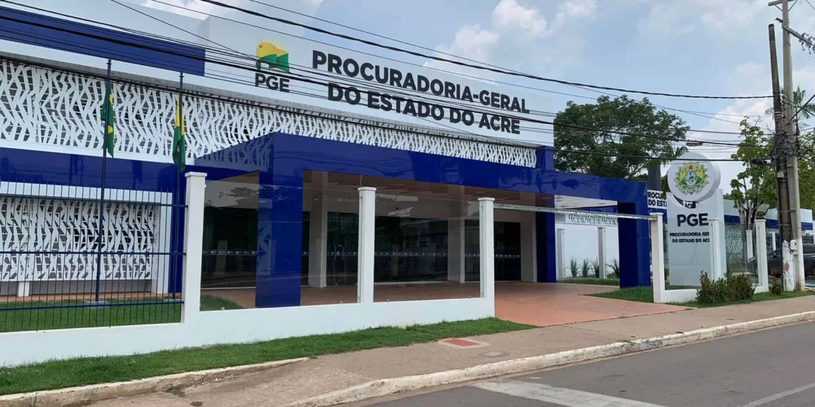 Com o objetivo de reduzir custos, PGE passa a atender em horário corrido
