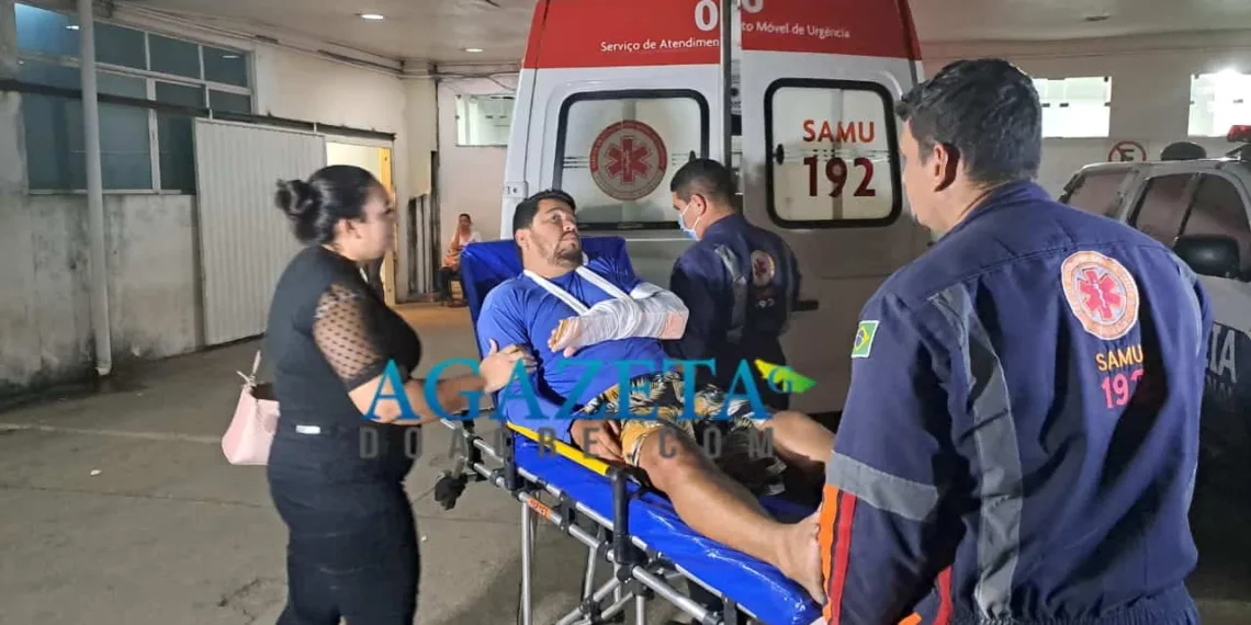 Motoqueiro colide com boi na estrada e vai parar no Pronto-Socorro