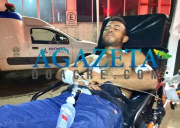 Inconformada com fim de relacionamento, mulher esfaqueia o próprio parceiro