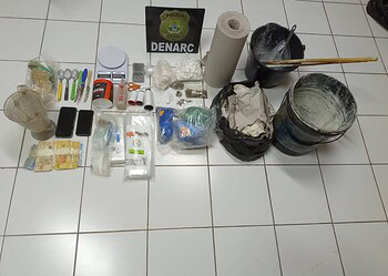 Polícia fecha laboratório de drogas e prende traficante em Rio Branco