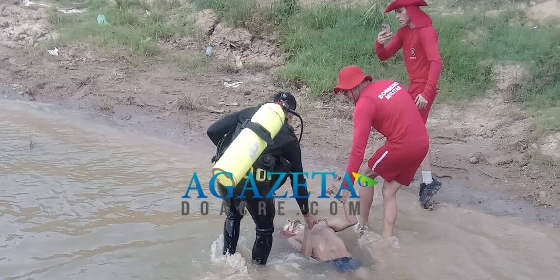 Homem morre afogado e corpo é encontrado embaixo de balsa de combustível