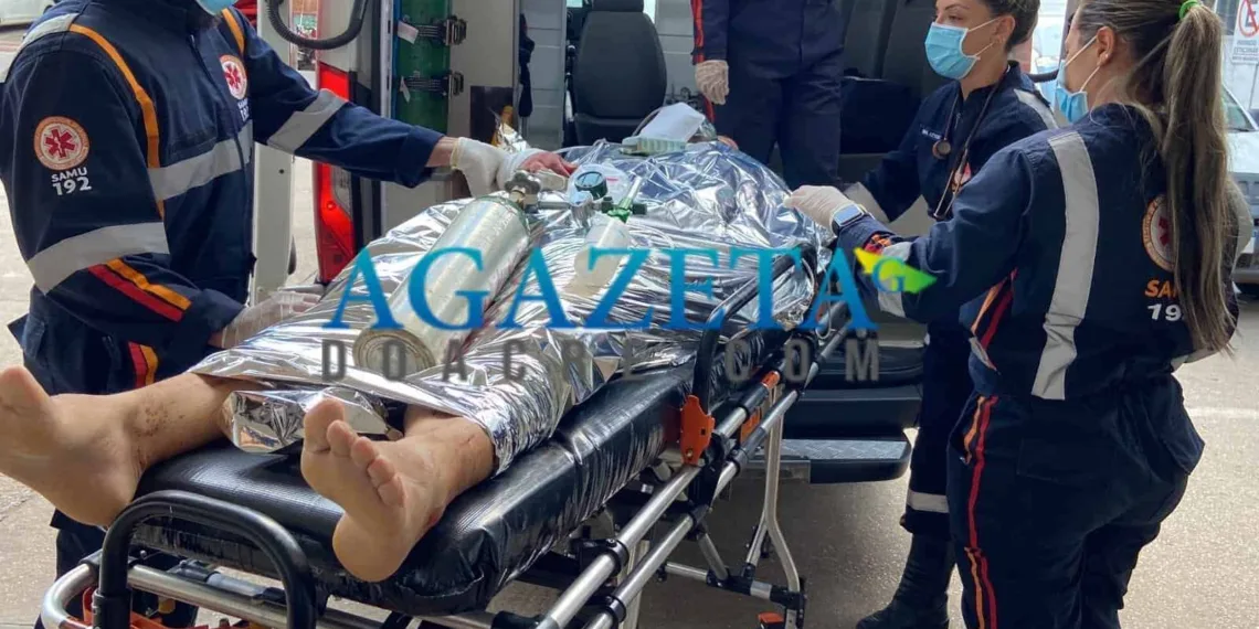 Barbeiro é encontrado ensanguentado, com quatro perfurações; polícia suspeita de assalto