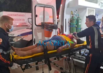 Mulher sofre acidente na AC-10, cai em garrafas de vidro e fica em estado grave