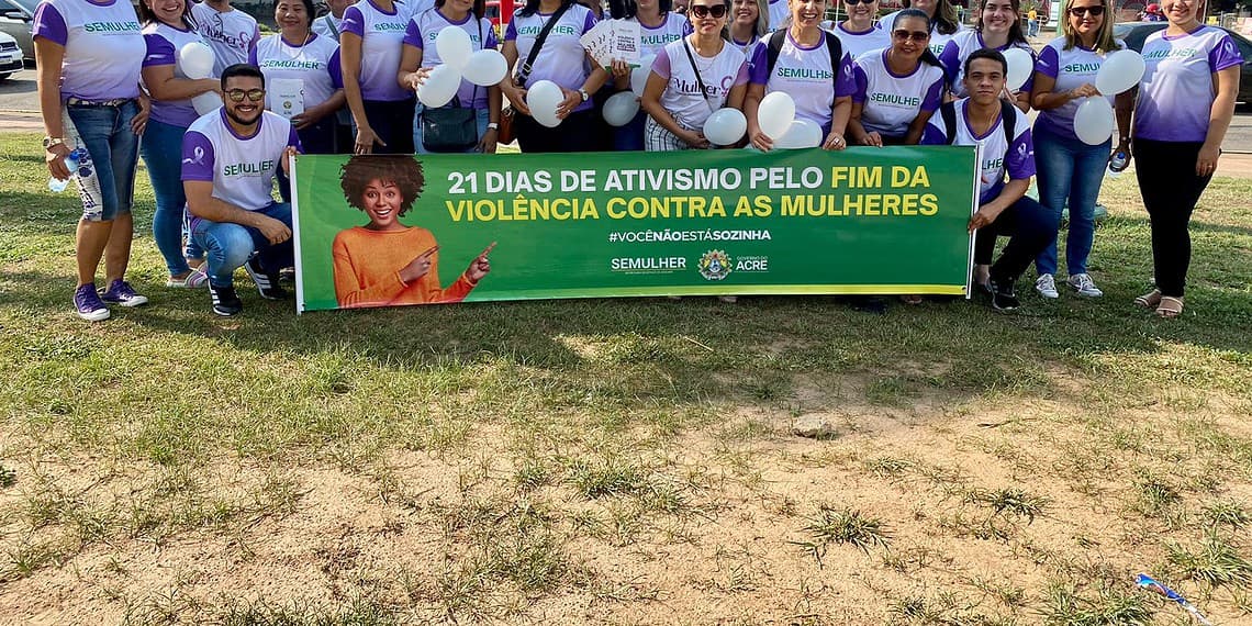 Equipe da Semulher esteve nas proximidades do Terminal Urbano para dar início aos 21 Dias de Ativismo pelo Fim da Violência contra as Mulheres. Foto: Franklin Lima/Semulher