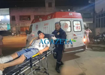 Homem é violentamente agredido a pedradas após se negar a pagar bebidas