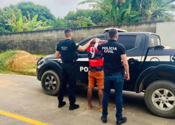 Homem e mulher são presos por tráfico de drogas em Rodrigues Alves