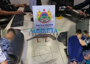 Adolescentes são apreendidos com arma de fogo após assalto na capital acreana