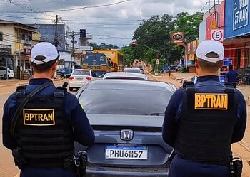 Batalhão de trânsito apreende veículo adulterado no trevo de Senador Guiomard