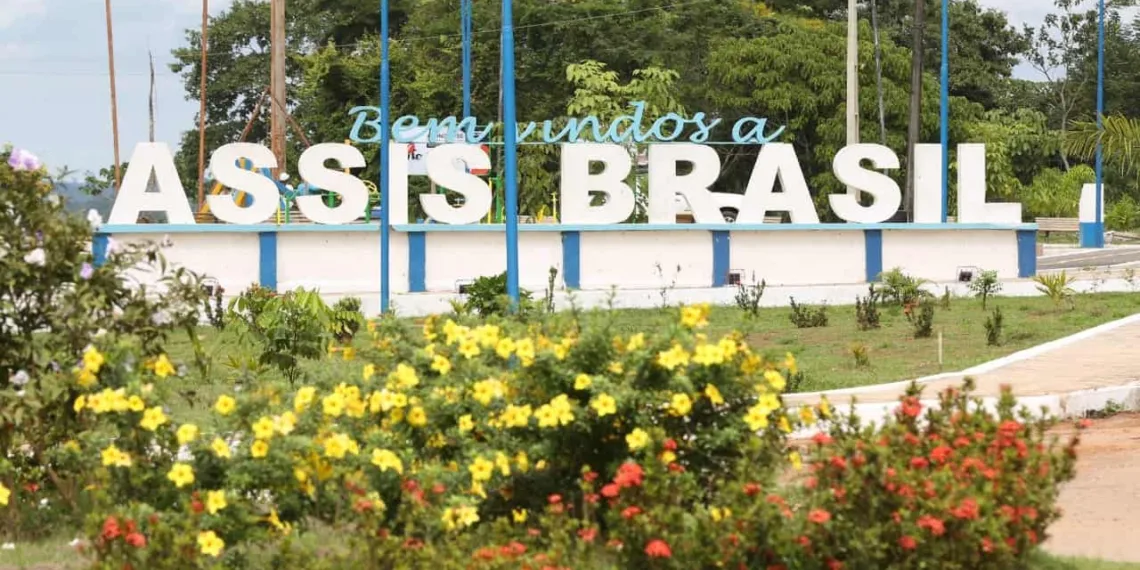 Concurso público com salário de até R$ 9 mil é anunciado em Assis Brasil; inscrições começam dia 27