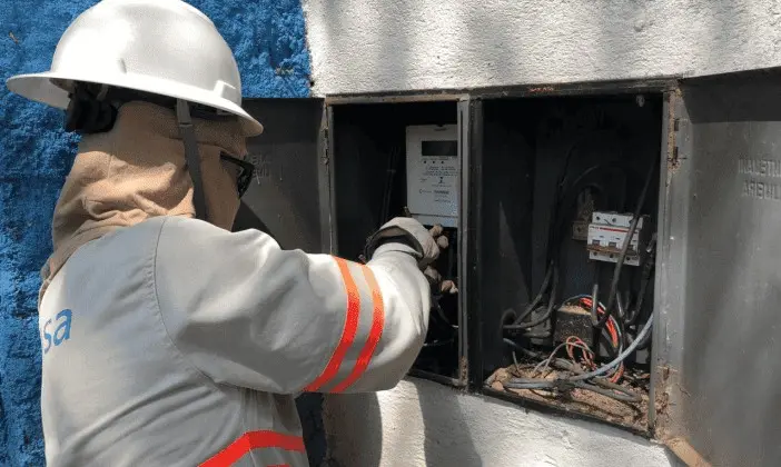 Consumidor poderá pagar conta de energia na hora do 'corte' para evitar suspensão do serviço; confira nova lei