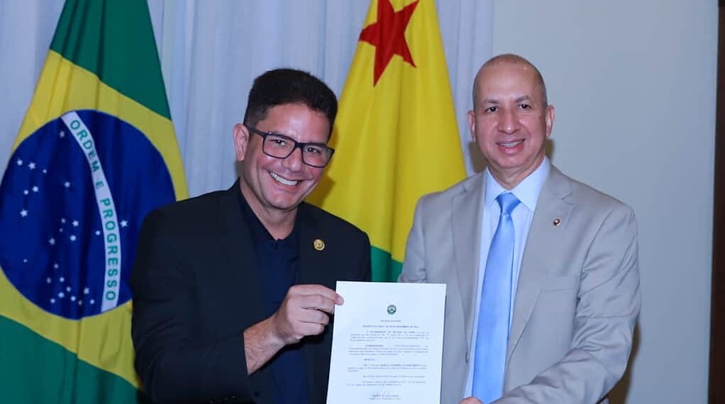 Gladson reconduz Danilo Lovisaro ao cargo de Procurador-Geral de Justiça do MPAC para o Biênio 2024-2026