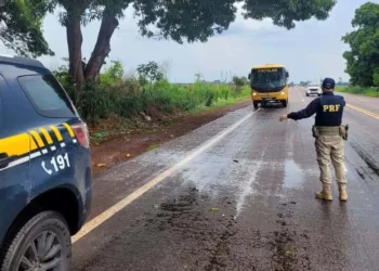 PRF desenvolve a Operação Transporte Escolar 2023 no Acre