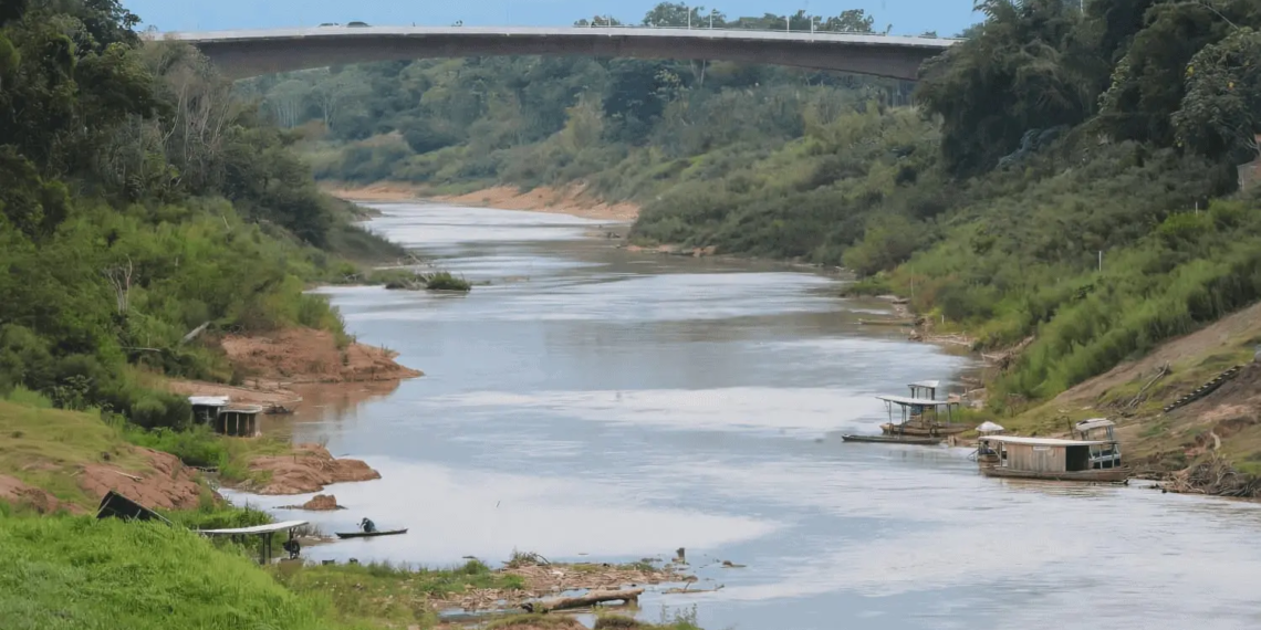 Com chuvas abaixo do esperado, nível do Rio Acre está 1,5 metro abaixo do registrado no mesmo período de 2022