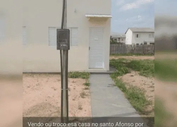 Menos de um mês após entrega, casa doada à família de Rio Branco é colocada à venda