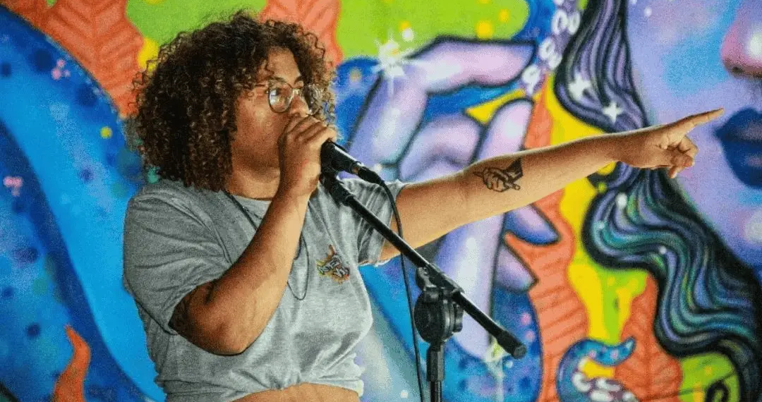 Acreana participará de campeonato nacional de poesia com chances de se classificar para evento internacional