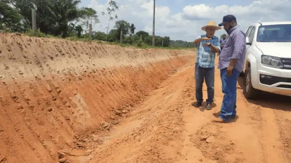 Bocalom faz visita técnica em ramais na Transacreana e em projeto de assentamento 4 Bocalom faz visita técnica em ramais na Transacreana e em projeto de assentamento