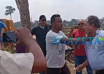 Prefeito do Bujari é agredido por agricultor durante discussão sobre ramais; veja o vídeo