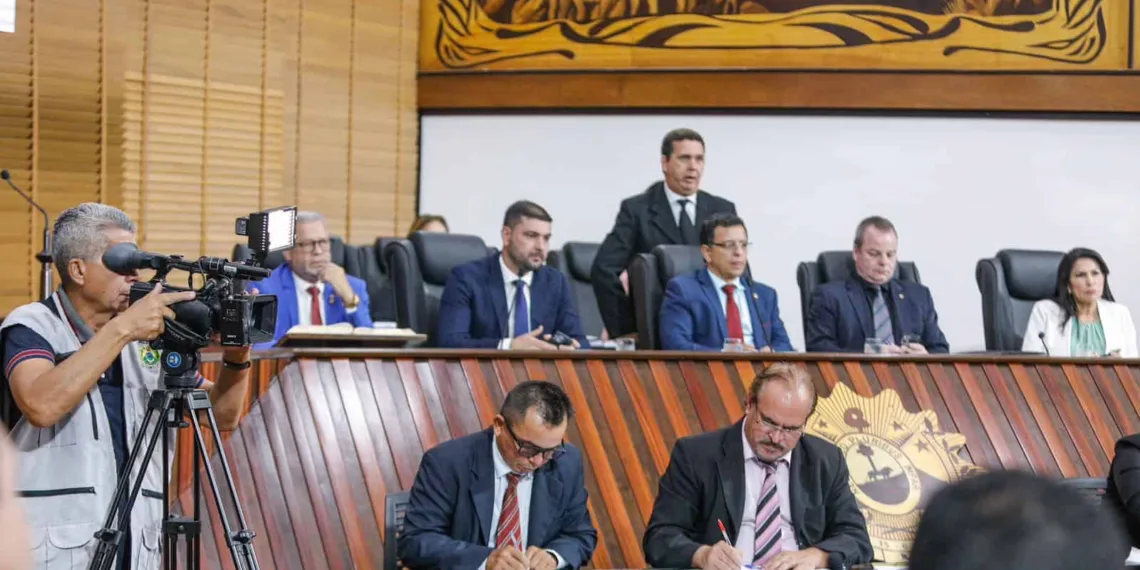 Deputados estaduais aprovam orçamento bilionário para 2024