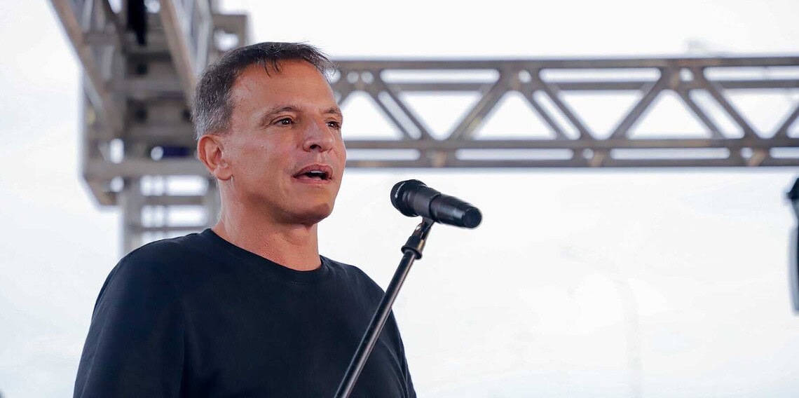 Márcio Bittar alerta sobre pessoas se passando por ele no Whatsapp: 'denunciem'