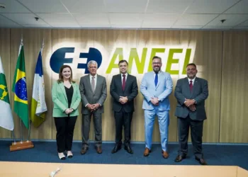 Ao senador Alan Rick, Diretor da ANEEL garante queda de 7,52% no percentual de reajuste da energia 