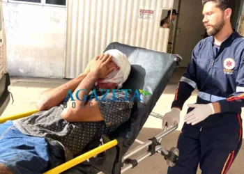 Em Rio Branco, homem é agredido a pauladas pela namorada