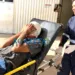 Em Rio Branco, homem é agredido a pauladas pela namorada