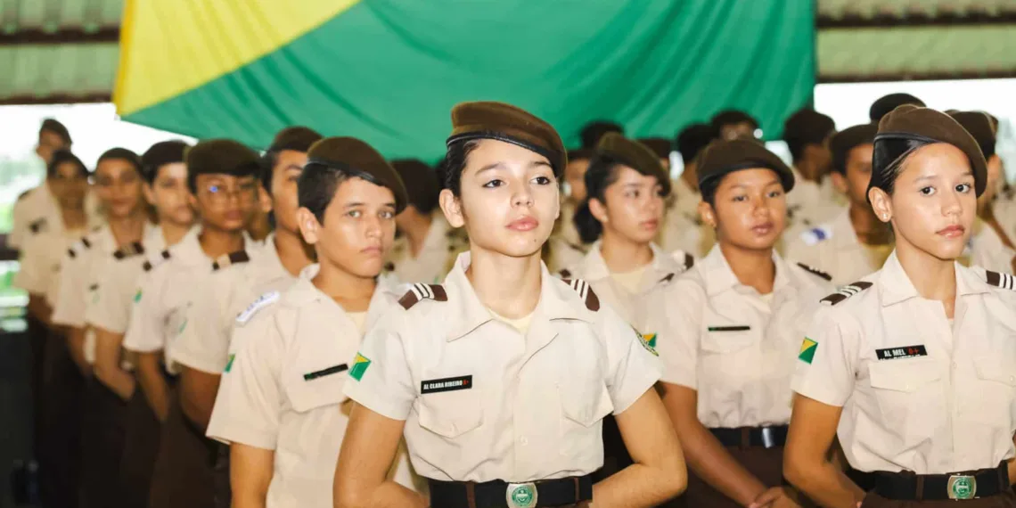 Colégio Militar Estadual Tiradentes divulga edital com 140 vagas para alunos do 6º ano