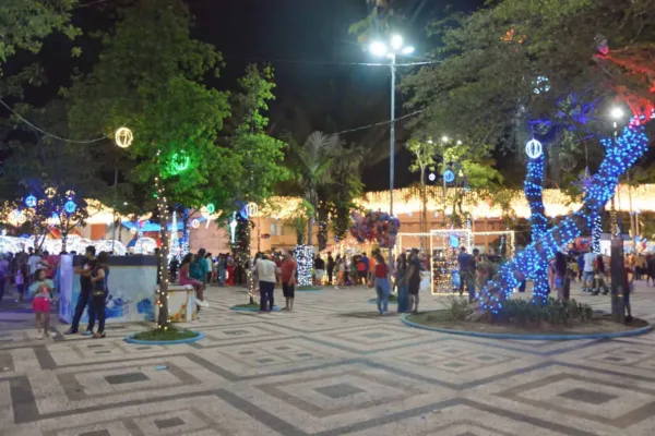 'Natal de Vida, Esperança e Dignidade': programação na Praça da Revolução vai até o próximo sábado, 30