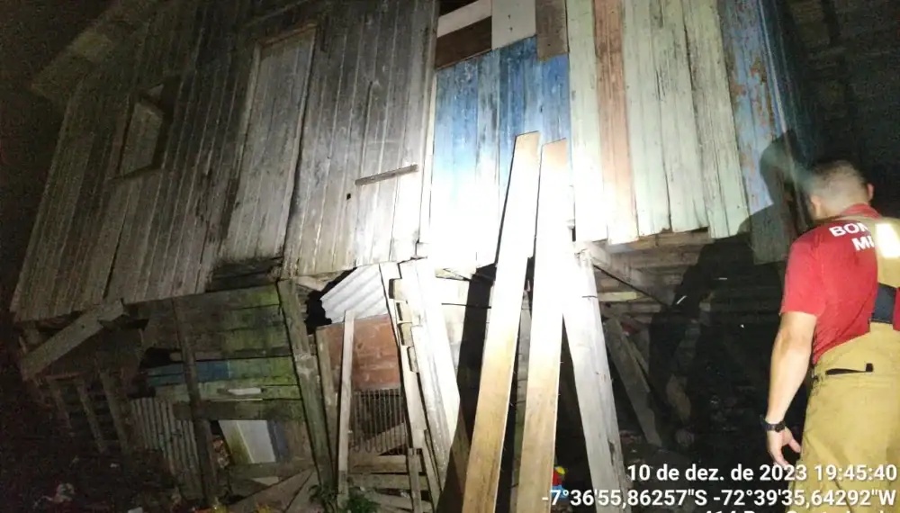 Família que teve casa destruída em enxurrada é contemplada com Aluguel Social