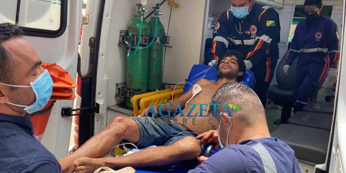 Após discussão, homem tenta matar o outro com golpe de faca no Centro de Rio Branco
