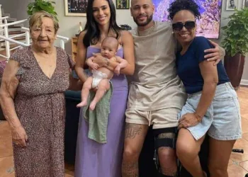 Voltaram? Neymar e Bruna Biancardi aparecem juntos em foto após separação